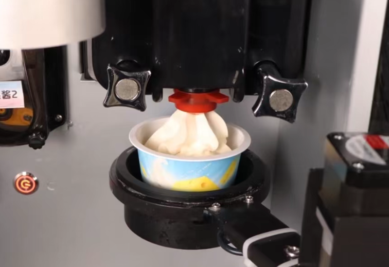 全自動(dòng)冰淇淋零售解決方案：從供應(yīng)鏈到消費(fèi)端的全鏈條構(gòu)建