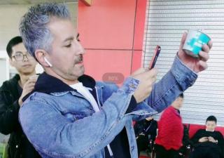 為什么在全自動(dòng)冰淇淋機(jī)上購(gòu)物的年輕人多