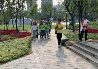 冰激凌無(wú)人售貨機(jī)投放在公園內(nèi)如何賺錢