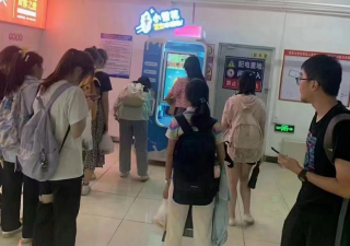 新零售背景下，自動(dòng)冰激凌機(jī)有哪些優(yōu)勢(shì)呢？