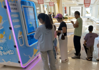 自動(dòng)冰淇淋售貨機(jī)如何工作：技術(shù)與便利性的完美結(jié)合